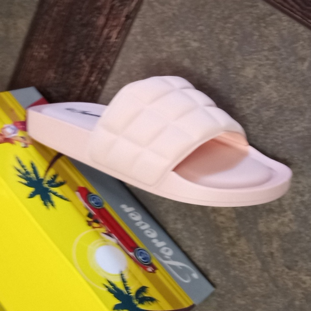 Pink Slipers - Picture 2 of 5